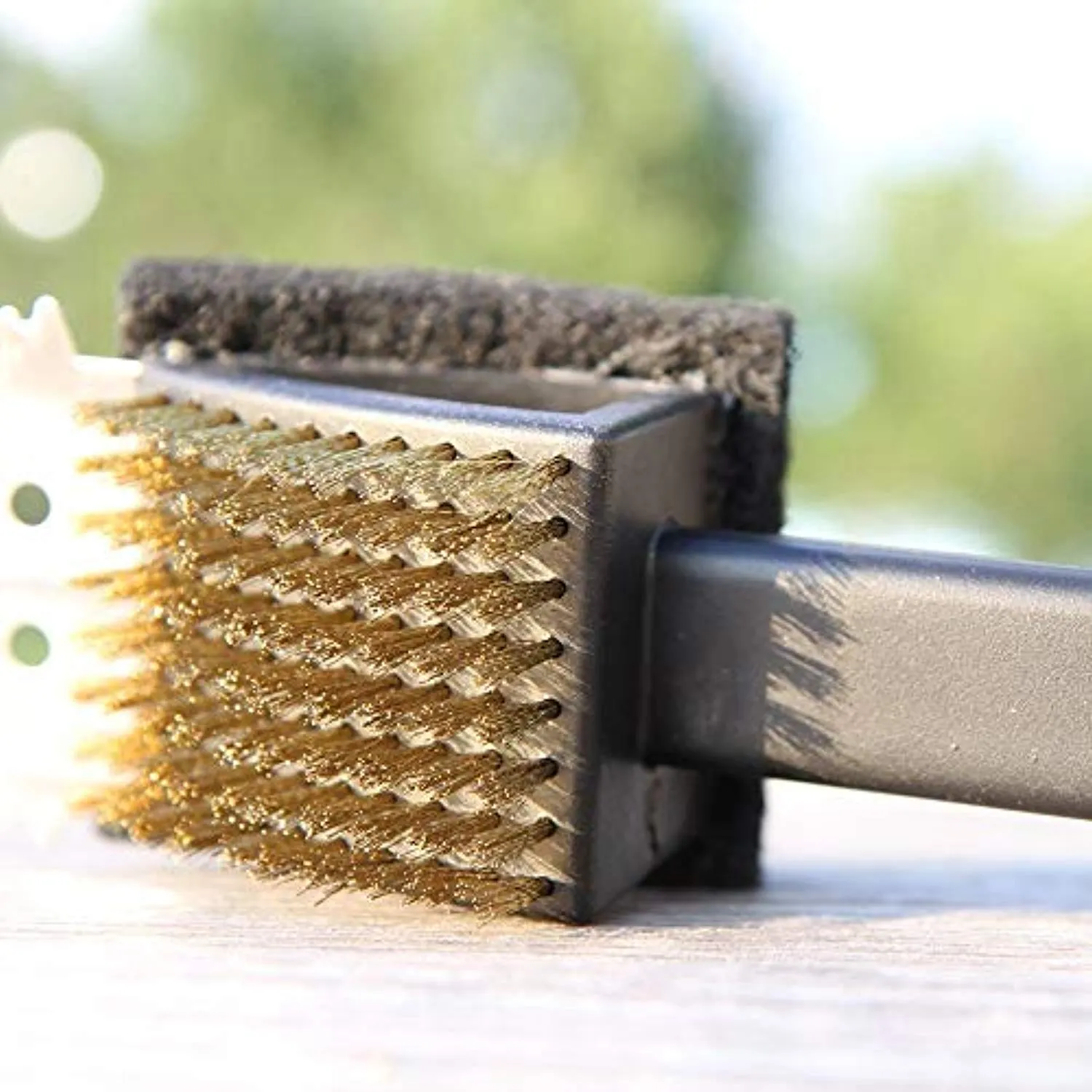 Electomania Plastic BBQ Grill Cleaning Brush with Scrapper Plastic BBQ Grill Cleaning Brush with Scrapper Woven Bristles BBQ Grate Cleaning Tool (Black)