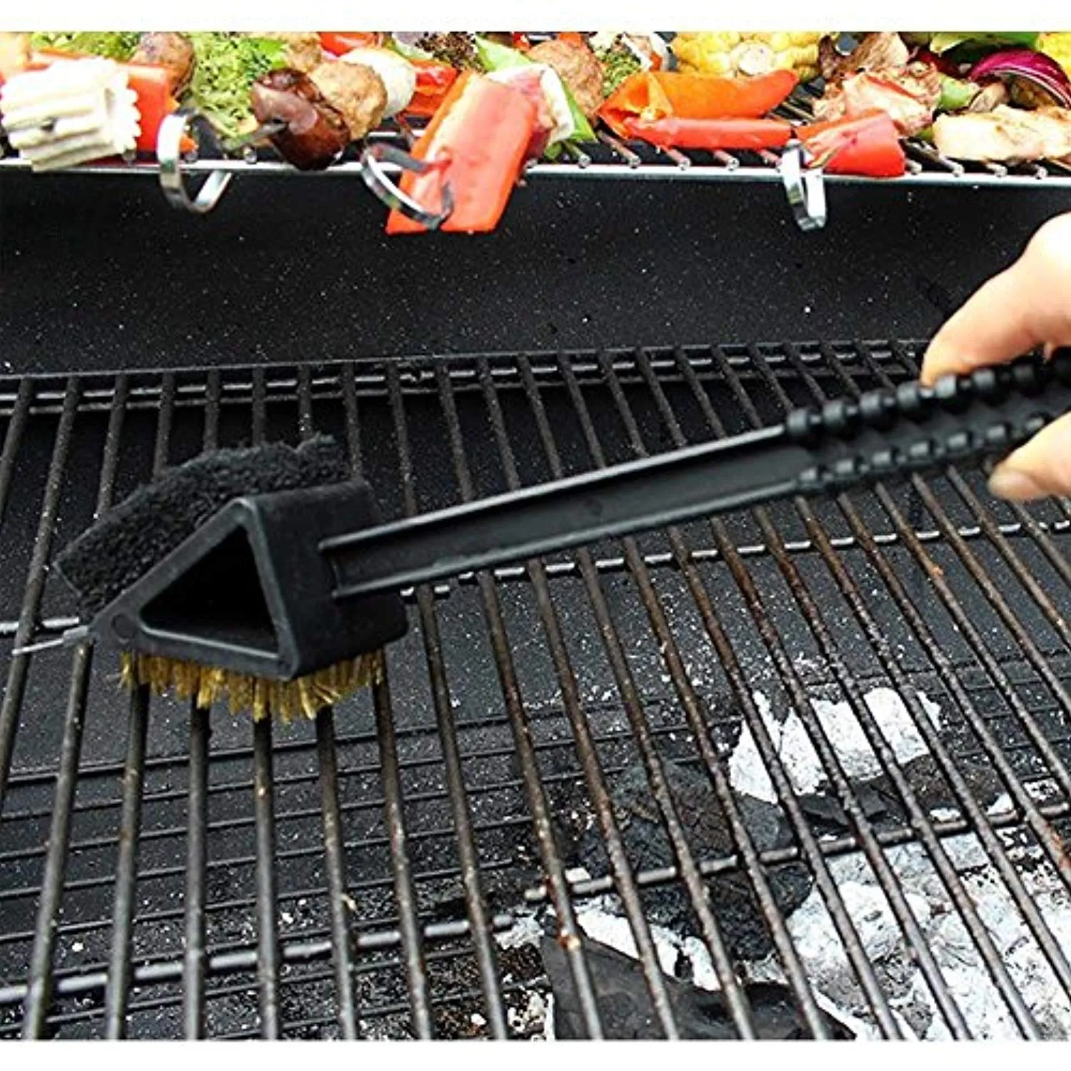 Electomania Plastic BBQ Grill Cleaning Brush with Scrapper Plastic BBQ Grill Cleaning Brush with Scrapper Woven Bristles BBQ Grate Cleaning Tool (Black)