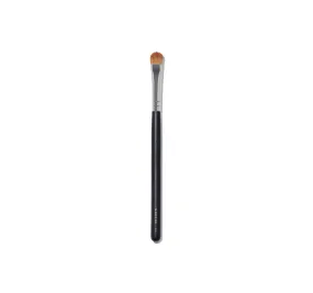 M167 Oval Eyeshadow Brush