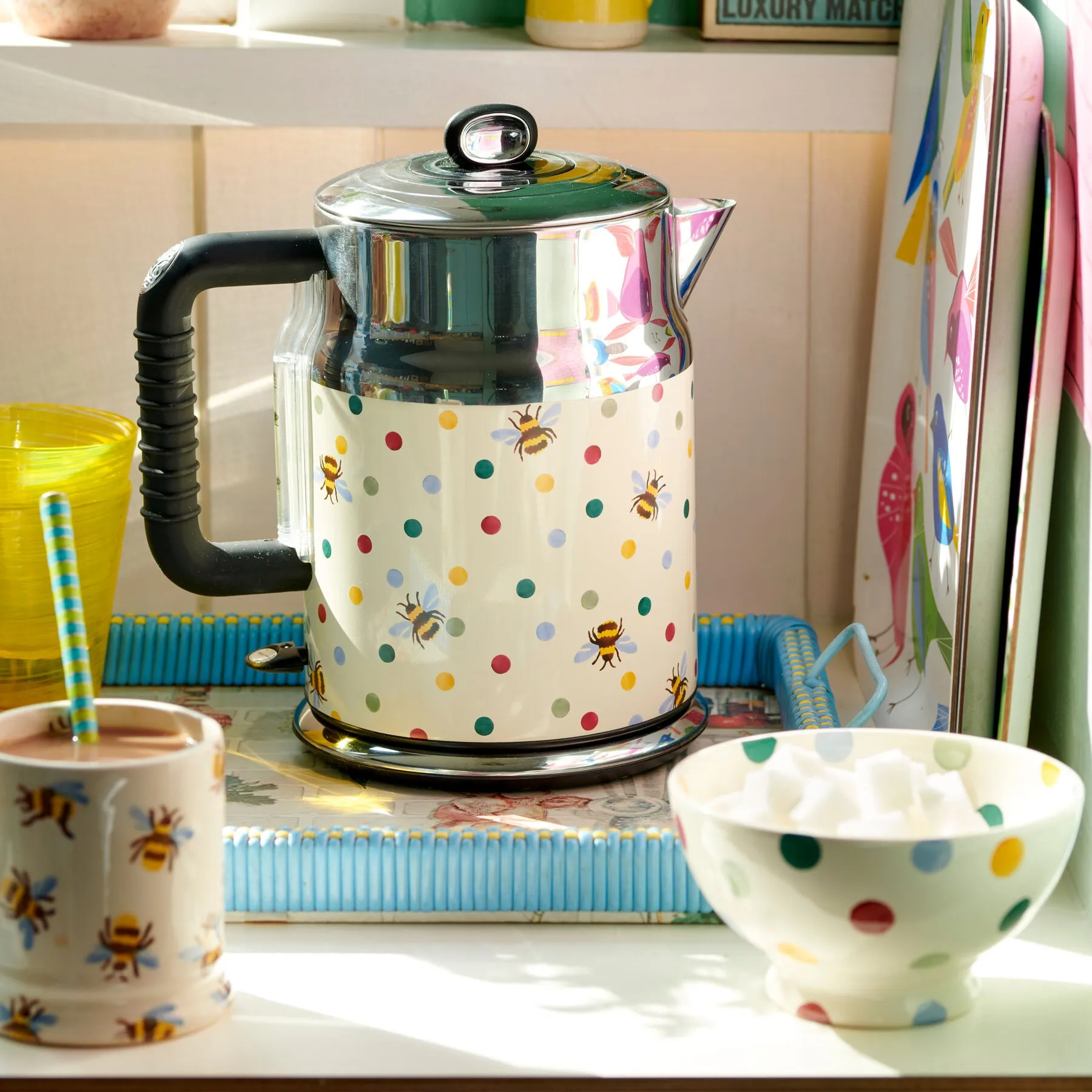 Russell Hobbs Bumblebee & Small Polka Dot Retro Kettle