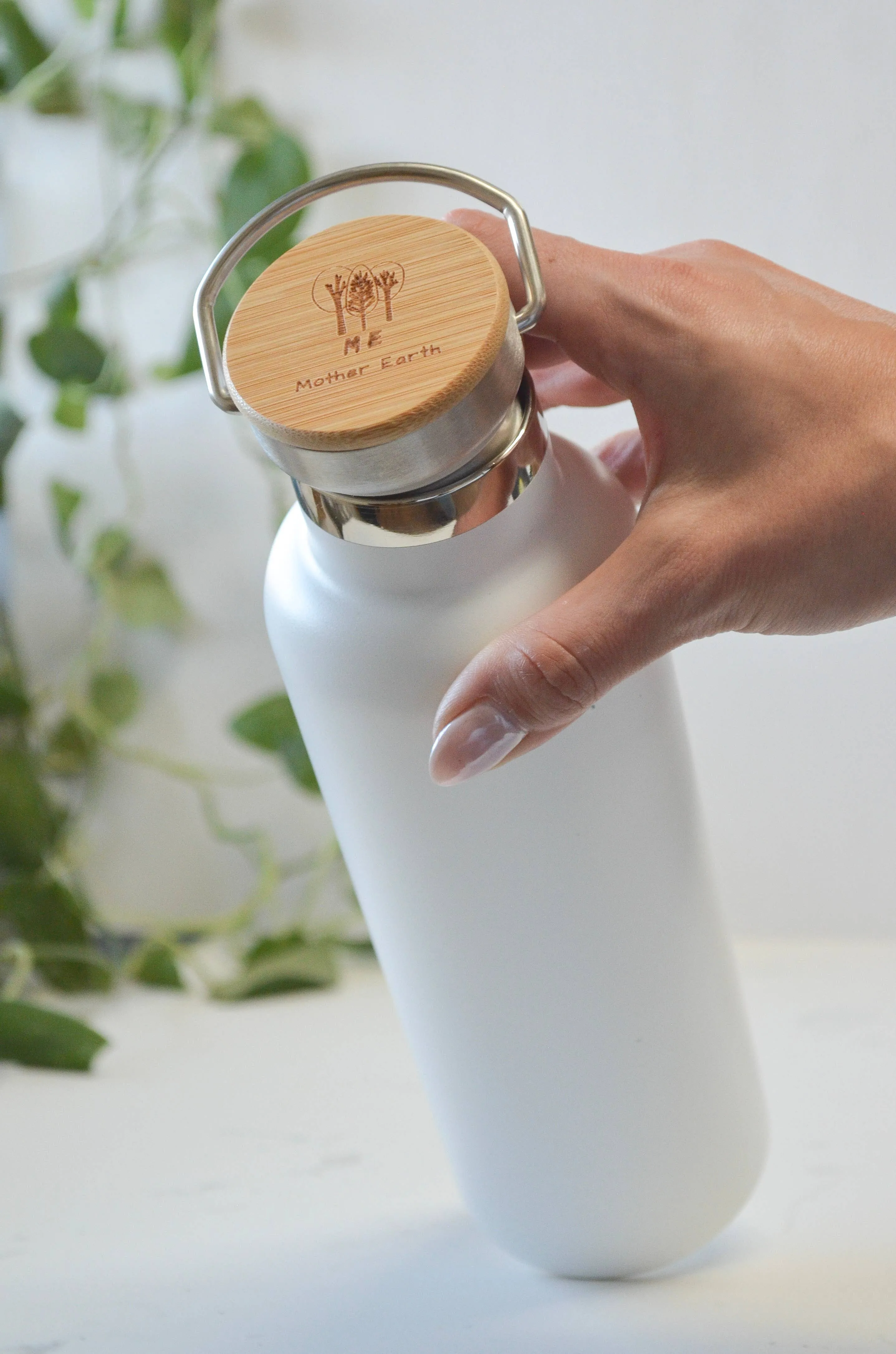 Stainless Steel Water Bottle: White